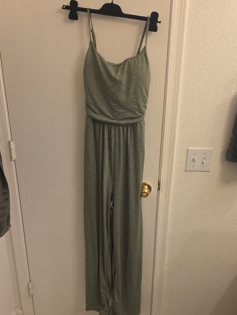 Halara Women’s Olive Green Sleeveless Jumpsuit